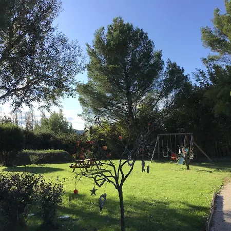 Penzion Des Roulottes En Provence *